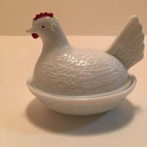 Vintage Nesting Hen - Great Condition